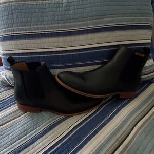 Apt 9 Black Leather Chelsea Boots